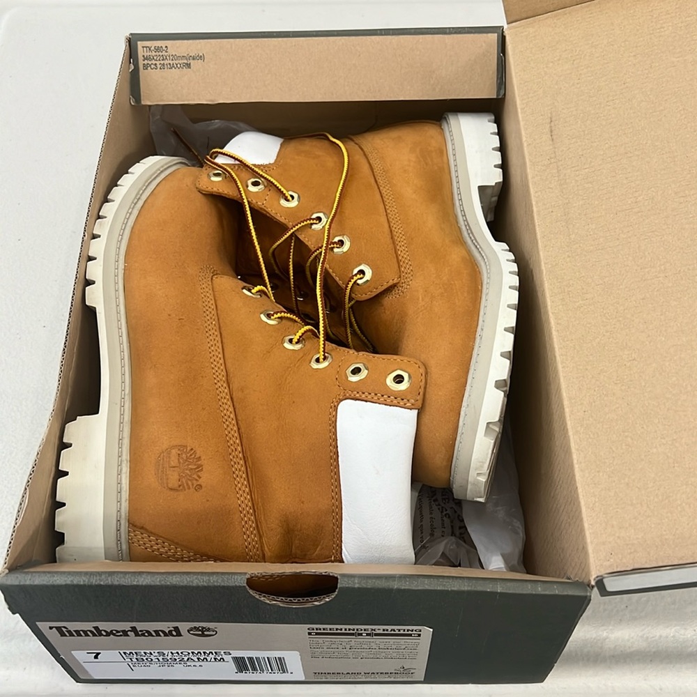 Timberland shoes| Special edition white trim